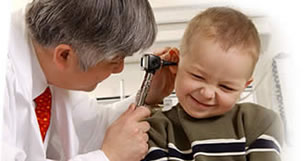Referring MDs - St. Jude doctor with patient