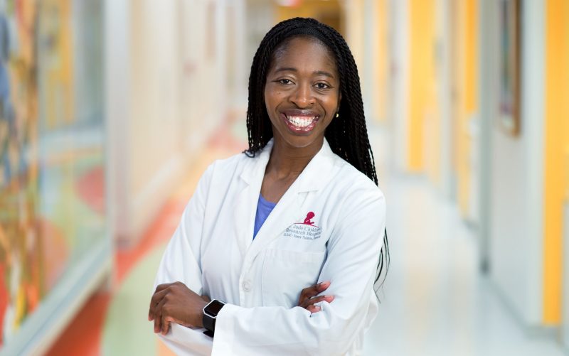 Dr. Esther Obeng: At home in her lab at St. Jude - St. Jude Inspire ...